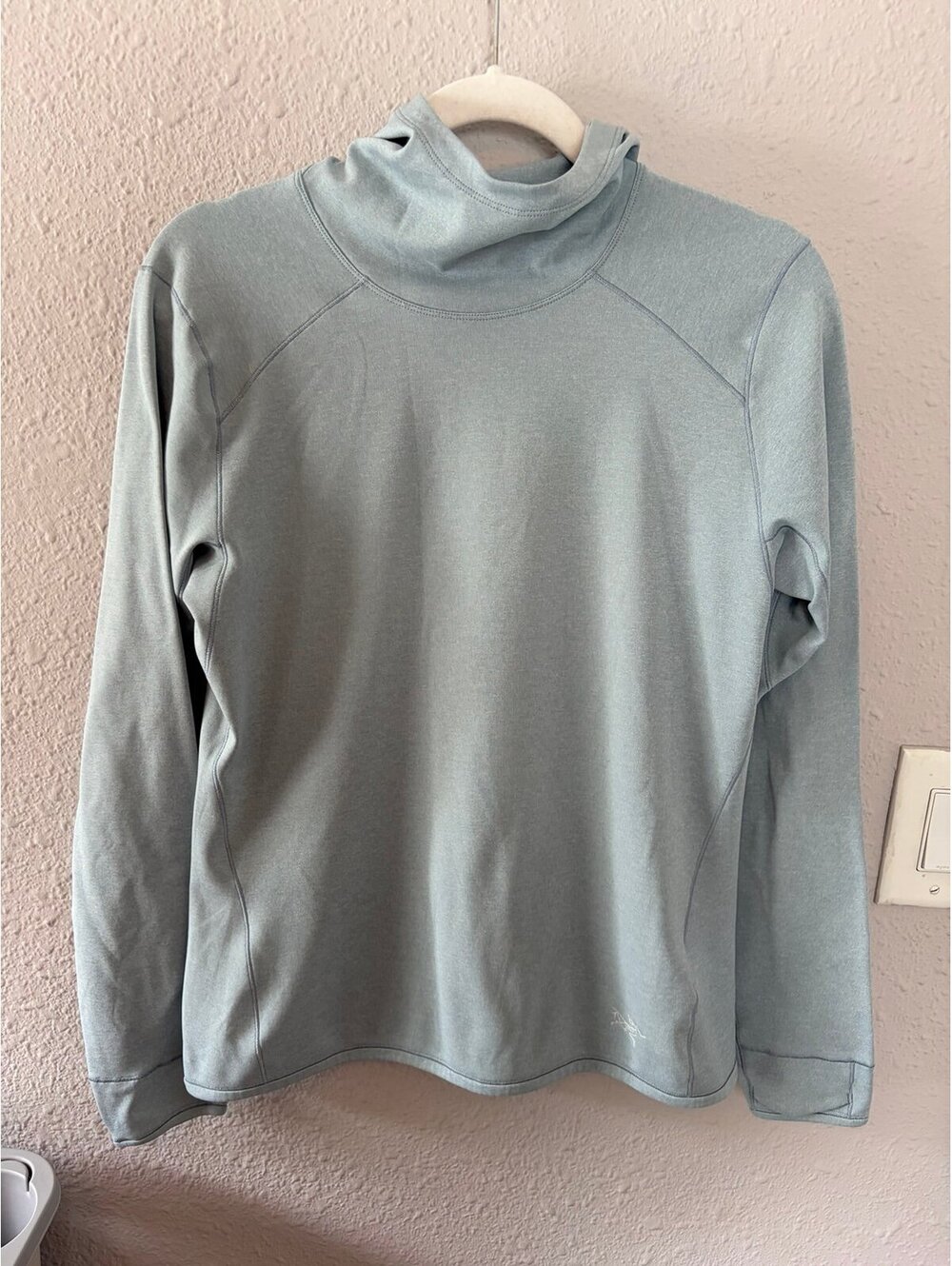 Arc'teryx Motus AR Pullover Hoody Light Weight Light Blue size M women's. EUC